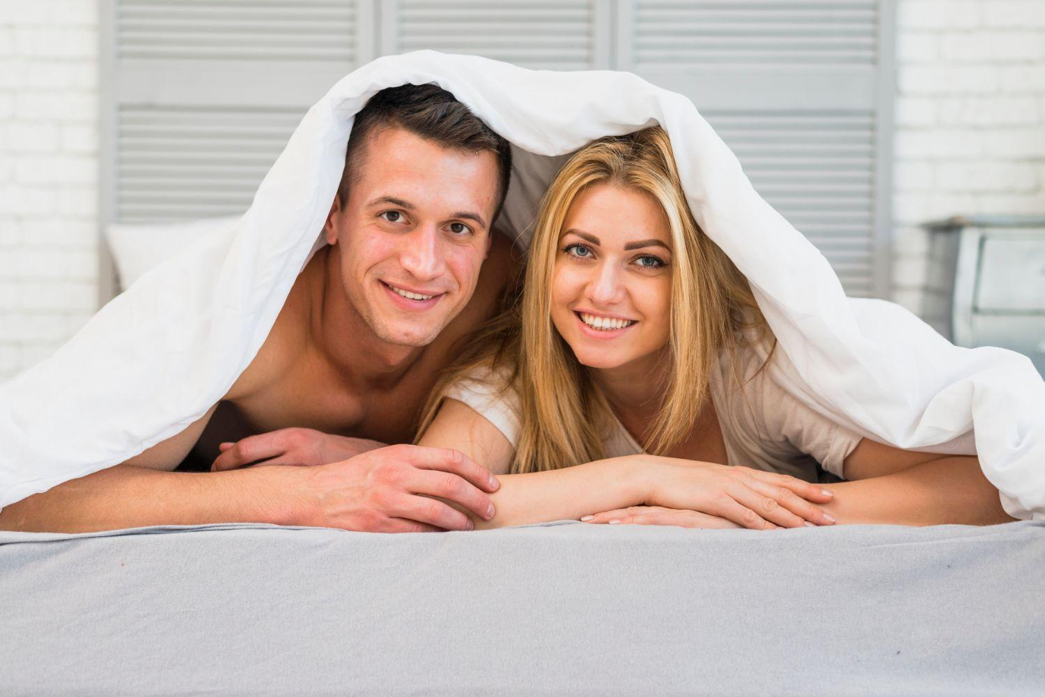 Conseils pour surprendre et satisfaire votre homme au lit